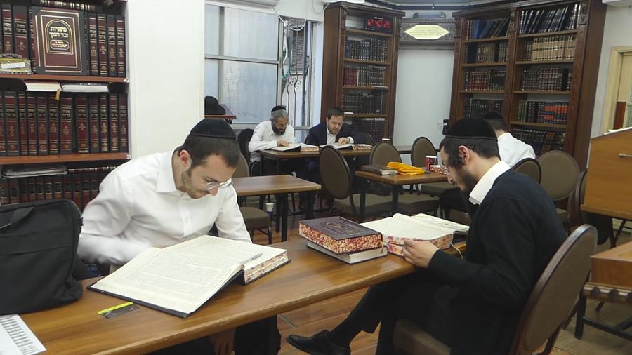 The Kollel's beis medrash during seder